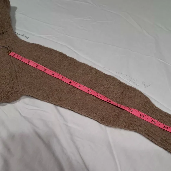The Group by Babaton 100%  heavy Alpaca Turtleneck Sweater - XXS - Picture 5 of 15